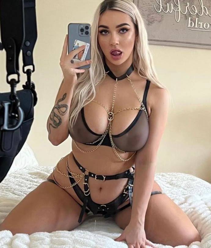 Masöz Escort Bayan Esrayla Yeni Deneyimler
